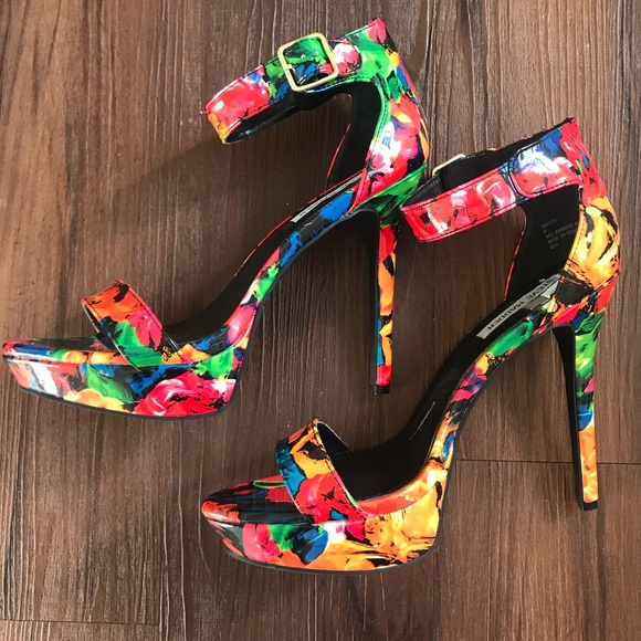 Steve Madden Shoes - Steve Madden multicolor floral strappy heels